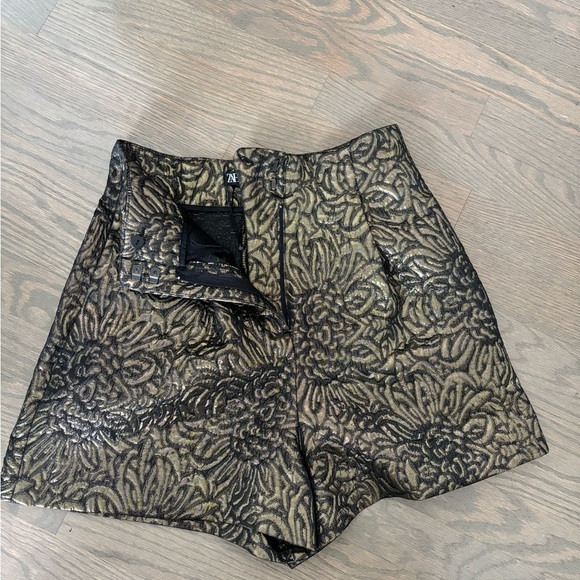 Zara NWOT Gold Black High Waist Brocade Micro Shorts Size XS - Picture 4 of 10